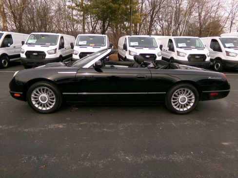 Used 2005 Ford Thunderbird Deluxe image 22