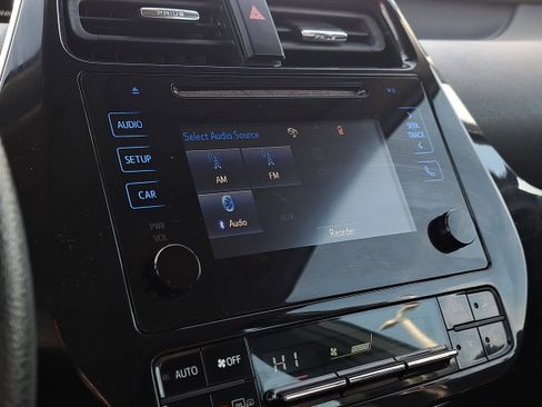 Used 2017 Toyota Prius Two image 19