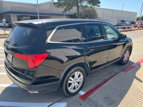 Used 2017 Honda Pilot LX image 4