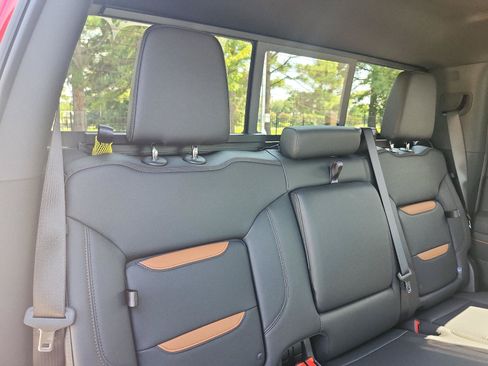 Certified 2025 GMC Sierra 2500 AT4 w/ AT4 Premium Plus Package AWD/4WD image 12