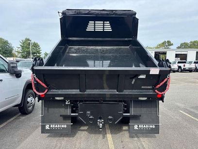 New 2025 GMC Sierra 3500 Pro w/ Convenience Package