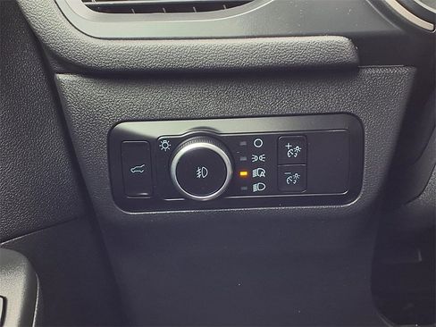 Used 2022 Ford Escape SEL image 18