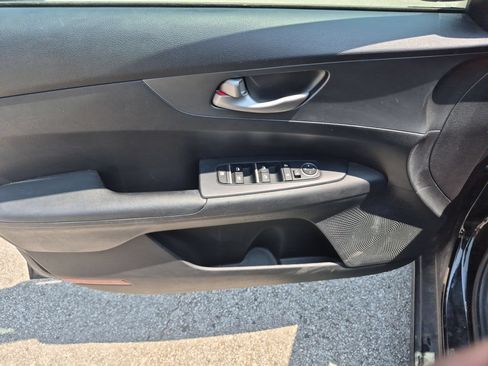 Used 2020 Kia Forte LXS FWD image 10
