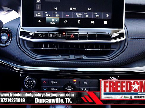 New 2026 Jeep Compass Latitude AWD/4WD image 21