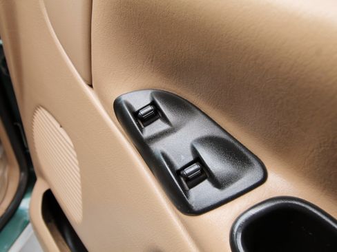 Used 2002 Dodge Ram 2500 Truck SLT image 34