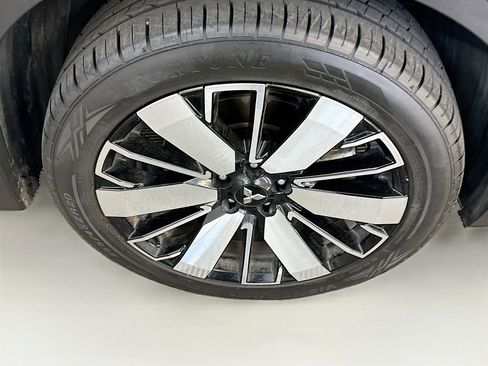 Used 2025 Mitsubishi Outlander SEL AWD/4WD image 11