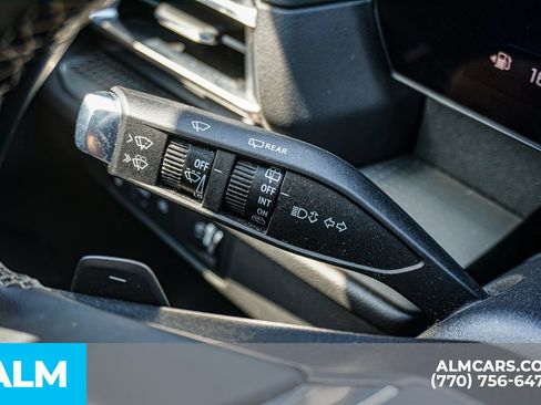 Used 2025 Chevrolet Traverse LT FWD image 36