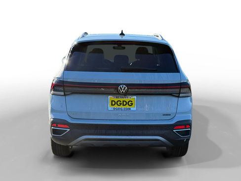 New 2026 Volkswagen Taos SE image 4