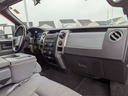 Used 2012 Ford F150 XLT w/ XTR Pkg image 44