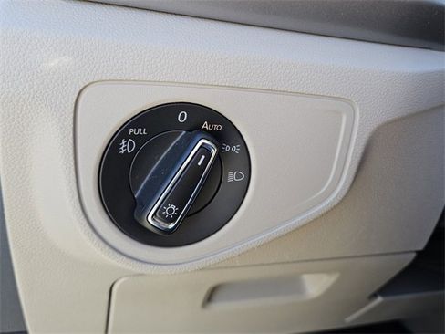 Used 2019 Volkswagen Atlas SEL image 28