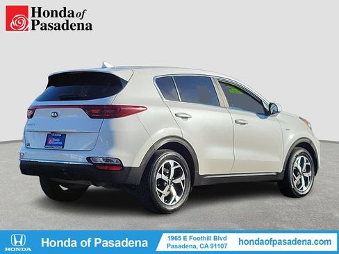 Used 2022 Kia Sportage LX AWD/4WD image 2