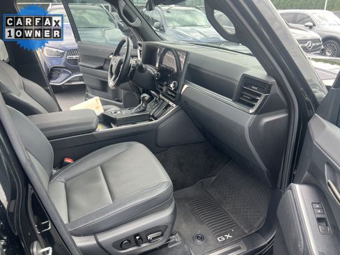 Used 2024 Lexus GX 550 w/ Accessory Package (Z1) AWD/4WD image 35