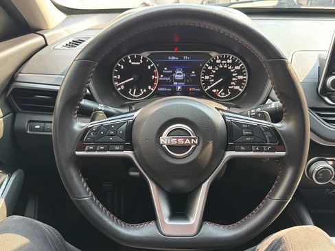 Used 2023 Nissan Altima 2.5 SR FWD image 10