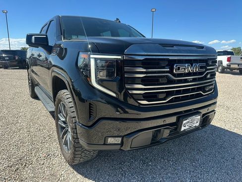 Used 2022 GMC Sierra 1500 AT4 w/ AT4 Premium Package AWD/4WD image 2