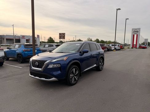 Used 2023 Nissan Rogue Platinum FWD image 1