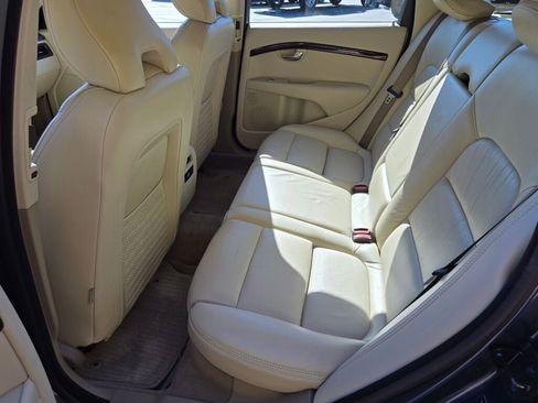 Used 2008 Volvo XC70 3.2 image 16