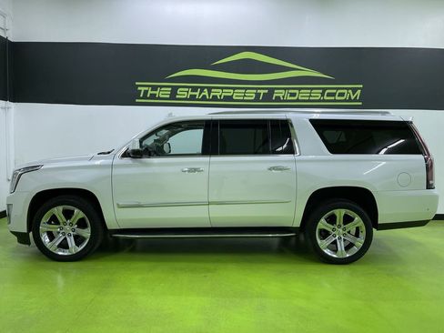 Used 2020 Cadillac Escalade ESV Luxury image 6
