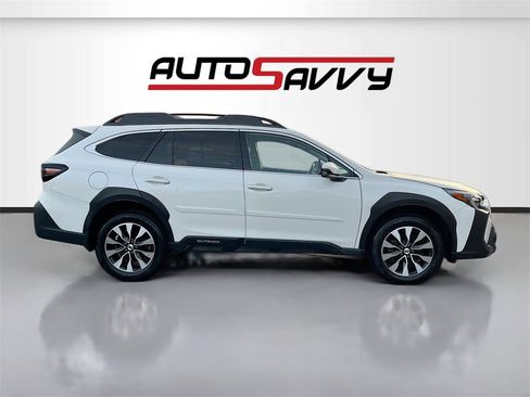 Used 2023 Subaru Outback Touring XT image 8