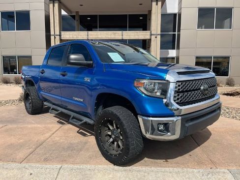 Used 2018 Toyota Tundra SR5 w/ TRD Off Road Package image 11