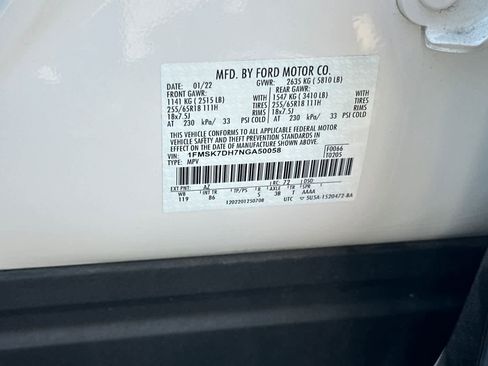 Used 2022 Ford Explorer XLT image 34