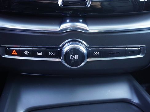 Used 2024 Volvo XC60 B5 Core image 18