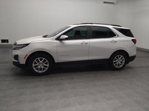 Used 2023 Chevrolet Equinox LT FWD image 2