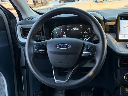 Certified 2022 Ford Maverick XLT image 8