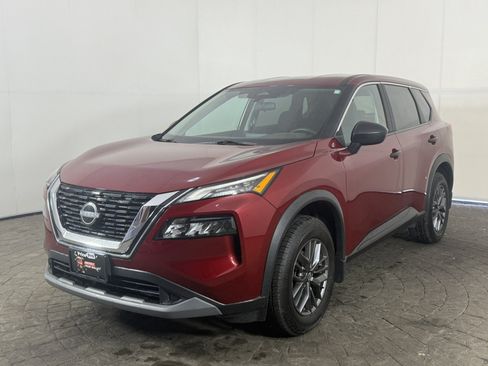 Used 2023 Nissan Rogue S AWD/4WD image 3