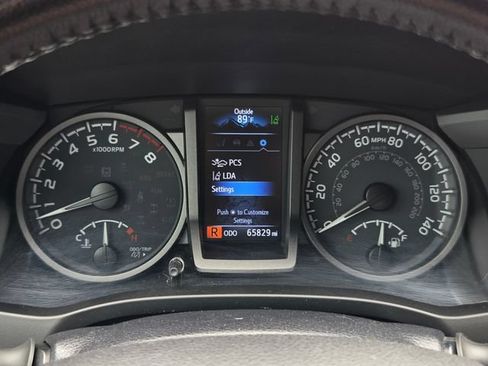 Used 2021 Toyota Tacoma TRD Off-Road AWD/4WD image 23
