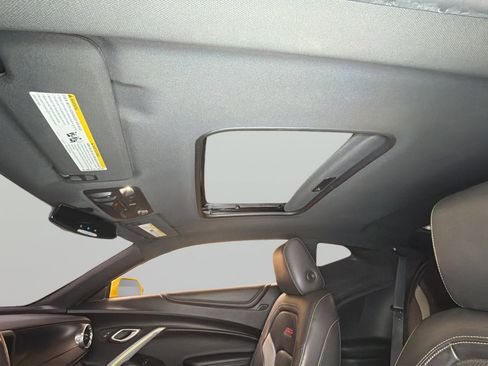 Used 2016 Chevrolet Camaro SS image 32