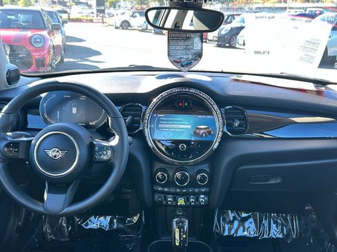 Used 2024 MINI Cooper SE image 32