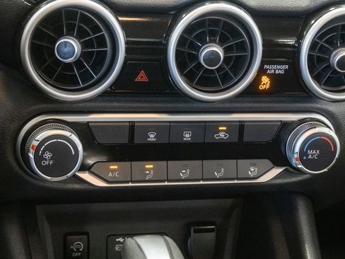 Used 2025 Nissan Sentra SV FWD image 16