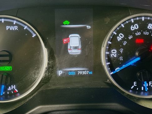 Used 2022 Toyota RAV4 LE image 16