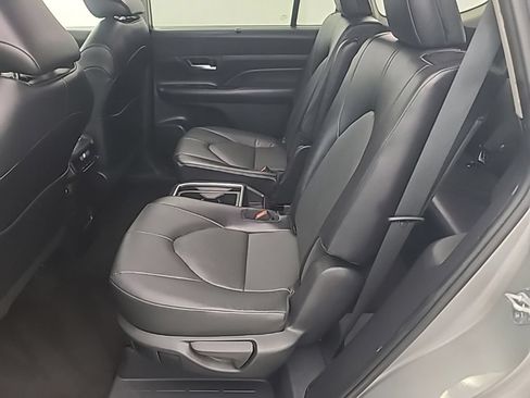 Used 2025 Toyota Grand Highlander AWD image 22