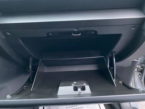 Used 2010 MAZDA MAZDA5 Sport FWD image 28