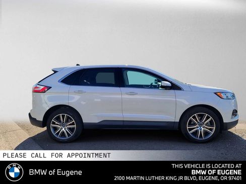 Used 2022 Ford Edge Titanium w/ Class II Trailer Tow Package AWD/4WD image 2