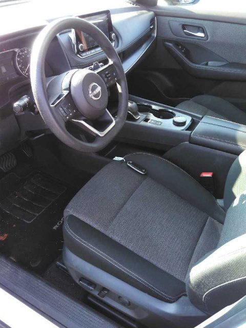 Used 2023 Nissan Rogue SV AWD/4WD image 2