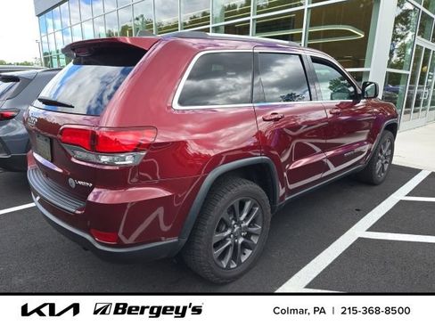 Used 2021 Jeep Grand Cherokee Laredo X AWD/4WD image 3