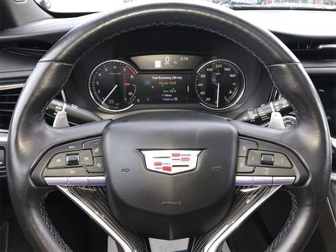Used 2023 Cadillac XT6 Sport image 14
