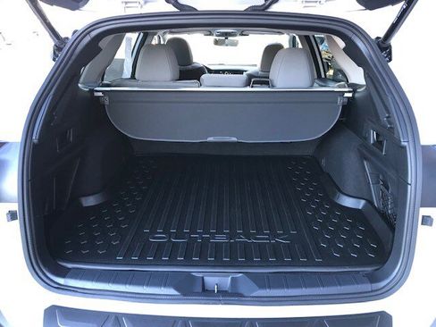 Used 2025 Subaru Outback Premium w/ Popular Package #1A image 10