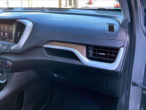 Used 2021 GMC Terrain SLE w/ Driver Convenience Package image 18