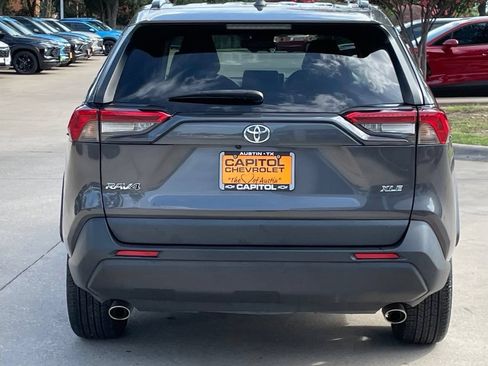 Used 2023 Toyota RAV4 XLE Premium FWD image 5