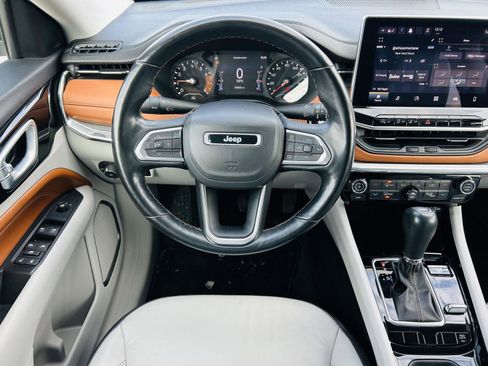 Used 2022 Jeep Compass Limited image 12