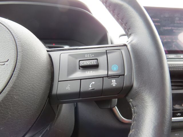 Used 2023 Nissan Rogue SV w/ SV Premium B Package FWD image 18