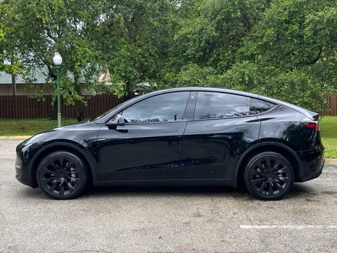 Used 2022 Tesla Model Y Long Range AWD/4WD image 5