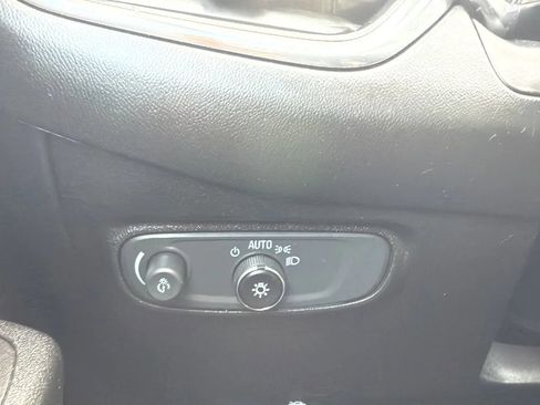 Used 2019 Chevrolet Equinox LT w/ LPO, Floor Liner Package image 15