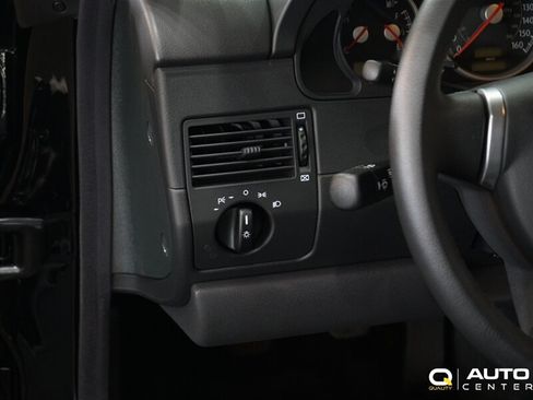 Used 2006 Chrysler Crossfire Coupe RWD image 18