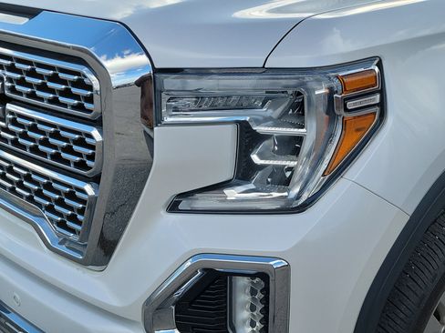Used 2021 GMC Sierra 1500 Denali w/ Denali Ultimate Package AWD/4WD image 9