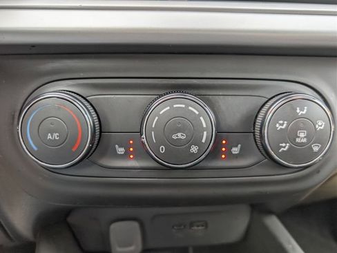 Used 2024 Chevrolet Trax RS w/ Driver Confidence Package image 23