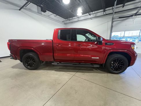 Used 2022 GMC Sierra 1500 Elevation w/ Driver Alert Package I AWD/4WD image 2